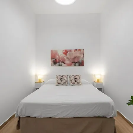 Apartment Urban Chic Oasis With Ac, Private Pool And Wifi *