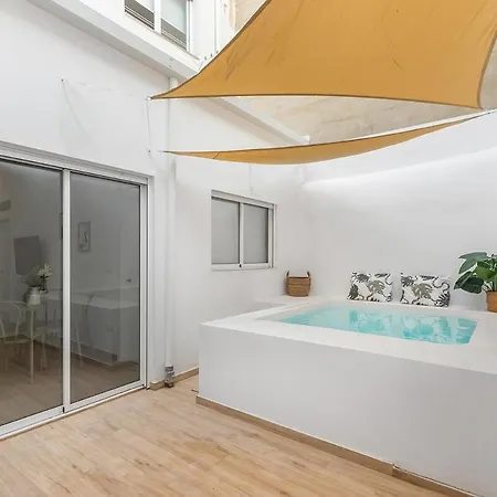 Urban Chic Oasis With Ac, Private Pool And Wifi