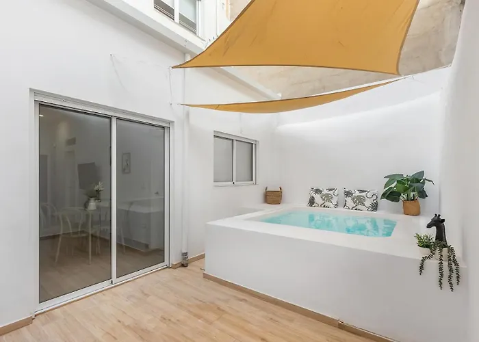 Urban Chic Oasis With Ac, Private Pool And Wifi 公寓